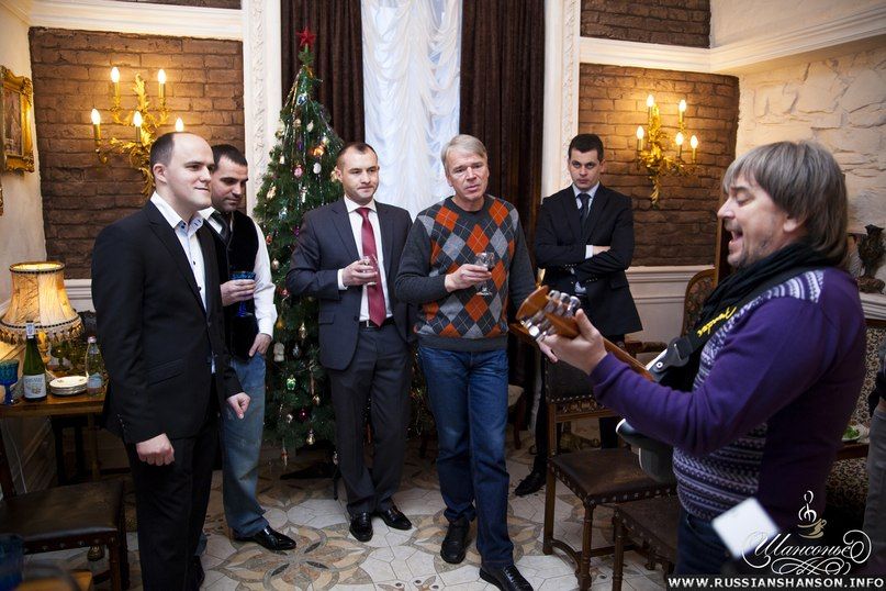 Фоторепортаж. Виталий Ткачук открыл в родном городе кофейню «Шансонье» 27 декабря 2012 года
